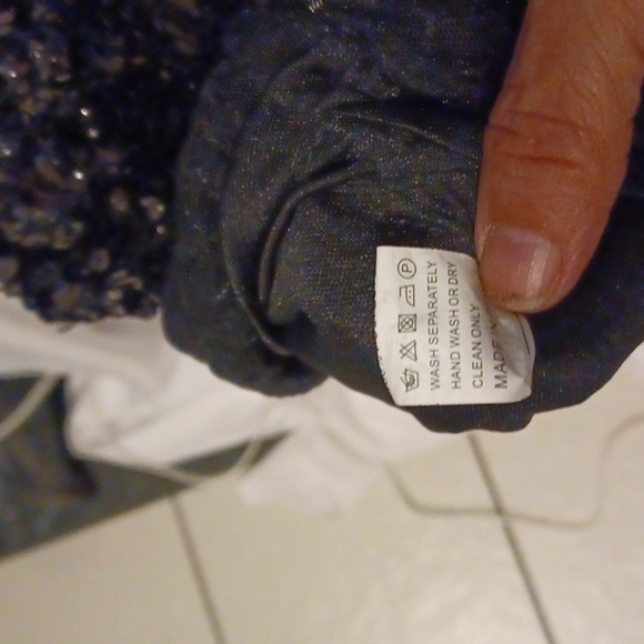 Pretty Guide Stretch black sequin mini dress, lined - Picture 7 of 7